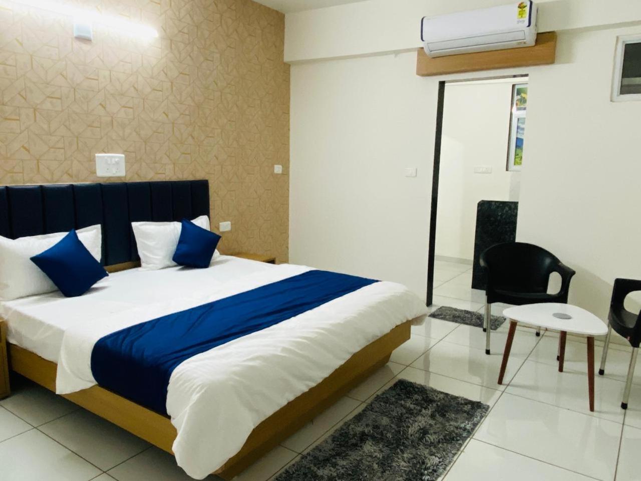 Hotel Balaji Villa Вадодара Экстерьер фото